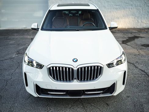 Used 2024 BMW X5 sDrive40i w/ Parking Assistance Package RWD image 5