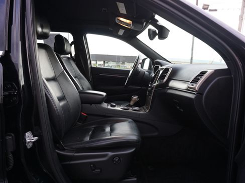 Used 2017 Jeep Grand Cherokee Limited AWD/4WD image 25