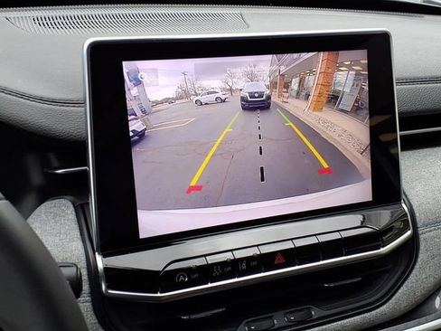 Used 2024 Jeep Compass Latitude image 10