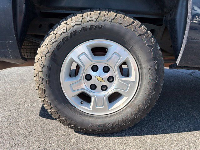 Used 2007 Chevrolet Silverado 1500 LT w/ Towing Package AWD/4WD image 9