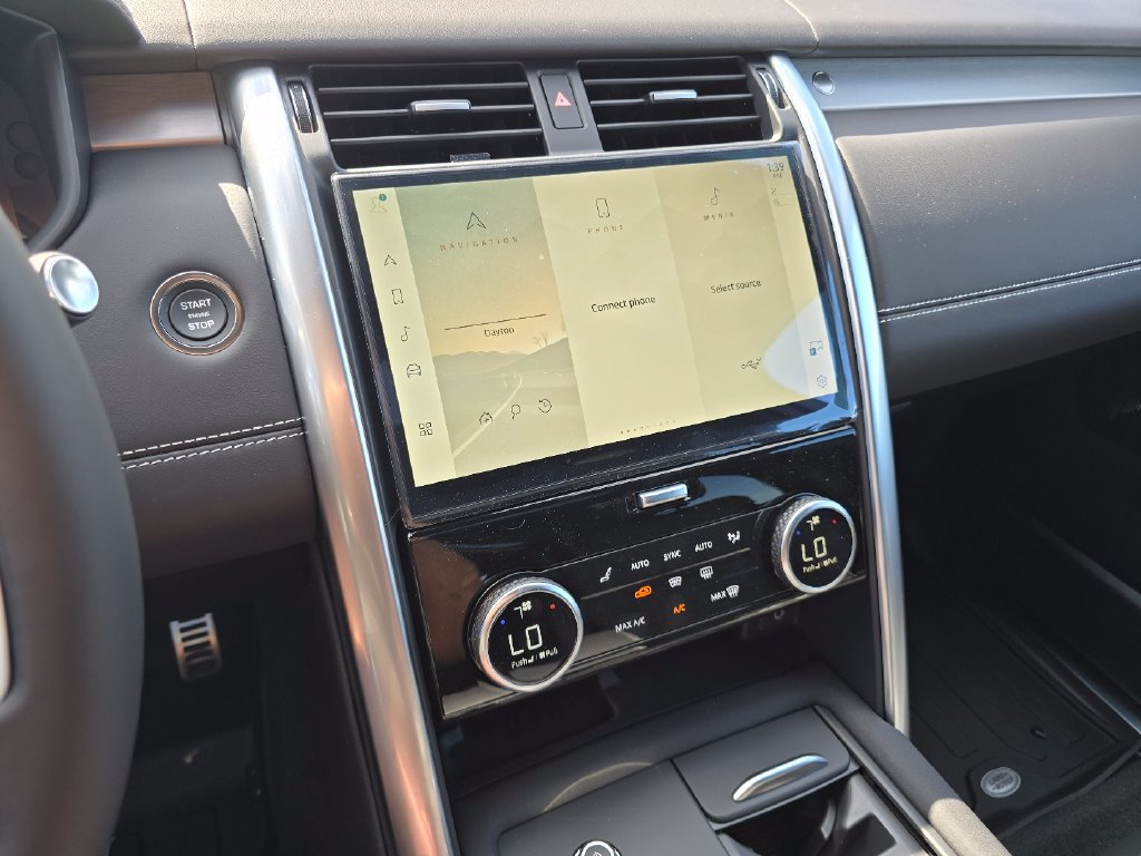 New 2026 Land Rover Discovery Limited Edition AWD/4WD image 25