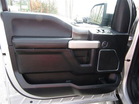 Used 2015 Ford F150 Lariat w/ Equipment Group 502A Luxury image 9