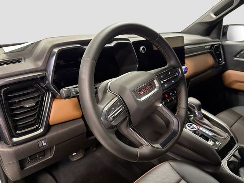 Used 2025 GMC Canyon AT4 w/ Technology Plus Package AWD/4WD image 12