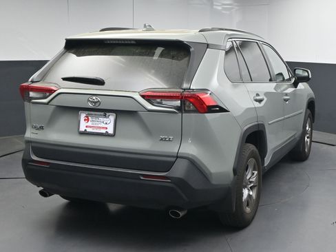Used 2022 Toyota RAV4 XLE w/ Convenience Package image 8
