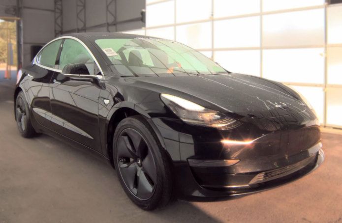 Used 2020 Tesla Model 3 Standard Range RWD image 13