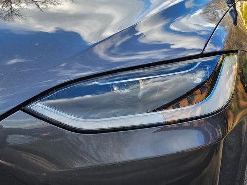 Used 2023 Tesla Model X image 28