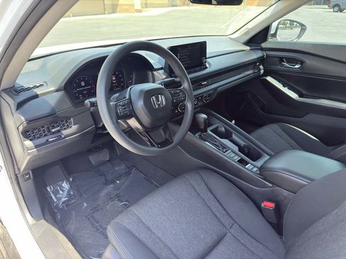 Used 2023 Honda Accord EX image 15