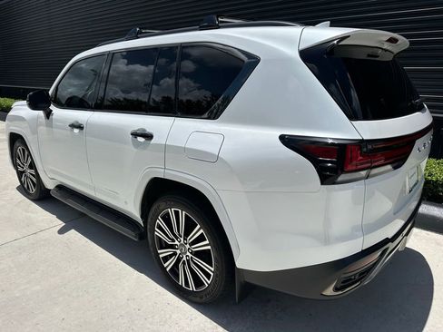 Used 2024 Lexus LX 600 4WD w/ Appearance Package image 3