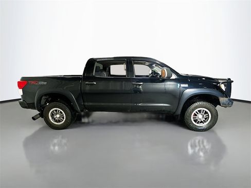 Used 2010 Toyota Tundra 4x4 CrewMax image 9