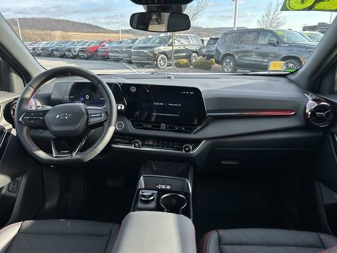 Used 2026 Chevrolet Equinox RS image 17