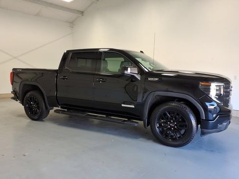 Used 2022 GMC Sierra 1500 Elevation w/ Elevation Premium Package AWD/4WD image 2