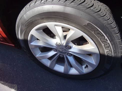 Used 2021 Chrysler 300 Touring RWD image 12