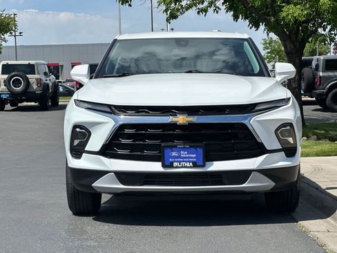 Used 2025 Chevrolet Blazer LT AWD/4WD image 10
