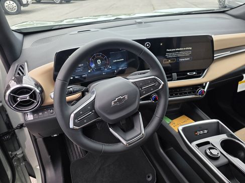 New 2026 Chevrolet Equinox ACTIV w/ Convenience Package III image 7