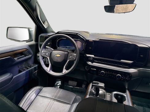 Used 2024 Chevrolet Silverado 1500 High Country w/ Technology Package image 23