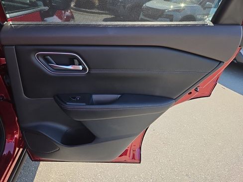 Used 2021 Nissan Rogue SL FWD image 31