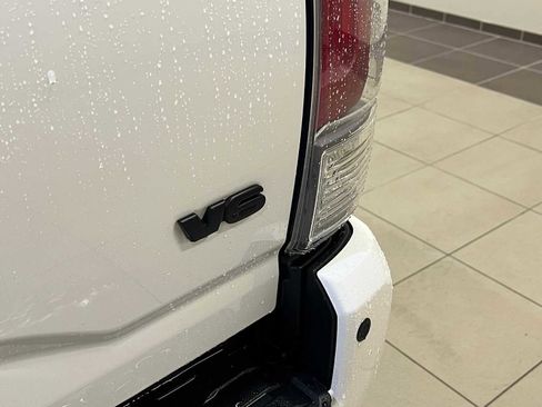 Certified 2020 Toyota Tacoma TRD Off-Road image 6