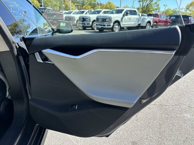 Used 2015 Tesla Model S 70D AWD/4WD image 24