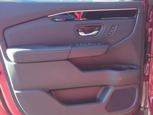 New 2025 Honda Pilot Touring image 10