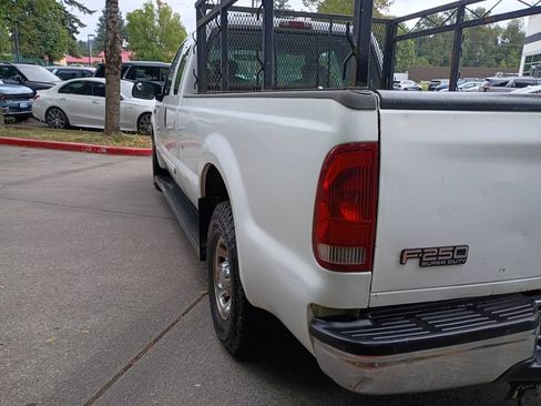 Used 2001 Ford F250 2WD SuperCab Super Duty image 6