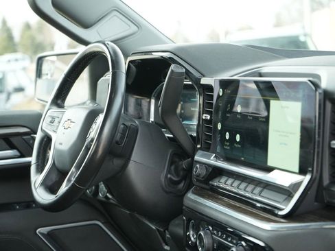 Used 2022 Chevrolet Silverado 1500 LT image 12