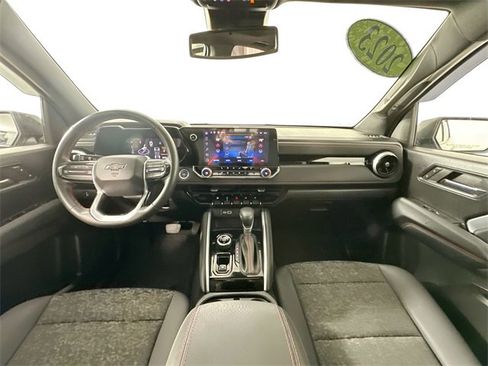 Used 2023 Chevrolet Colorado Z71 image 3