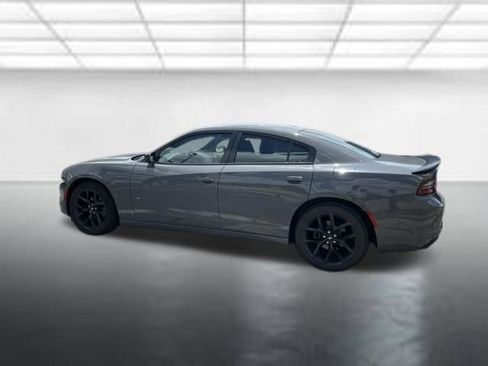 Used 2019 Dodge Charger SXT w/ Blacktop Package RWD image 3