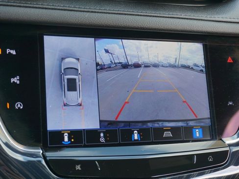 Used 2023 Cadillac XT6 Premium Luxury w/ Technology Package image 18