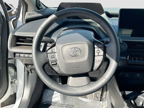 Used 2026 Toyota Prius Limited image 11
