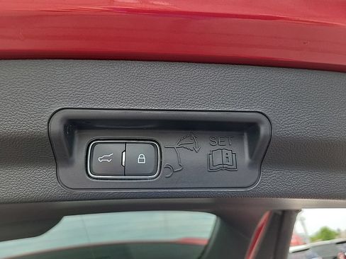 Used 2023 Ford Explorer XLT w/ Equipment Group 202A AWD/4WD image 9