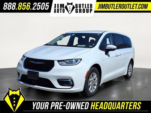 Used 2023 Chrysler Pacifica Touring-L image 1