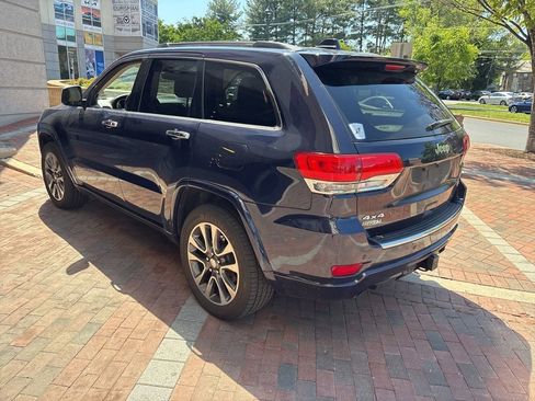Used 2017 Jeep Grand Cherokee Overland AWD/4WD image 5