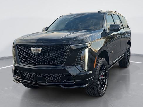 Certified 2026 Cadillac Escalade V AWD/4WD image 7