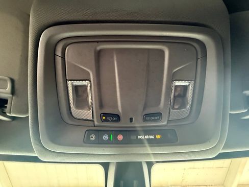 Used 2020 Chevrolet Silverado 1500 LT image 34