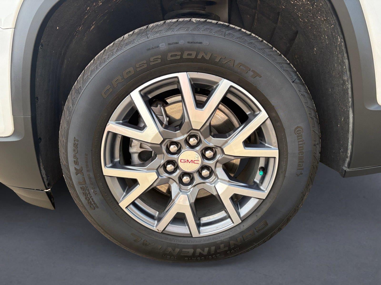 Used 2023 GMC Acadia SLT w/ Technology Package AWD/4WD image 14