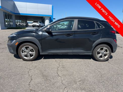Used 2023 Hyundai Kona SEL image 2