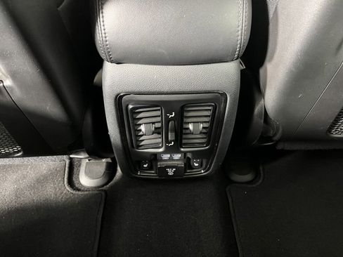 Used 2019 Jeep Grand Cherokee High Altitude image 39