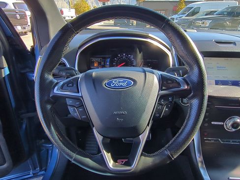Used 2019 Ford Edge ST w/ Convenience Package image 17