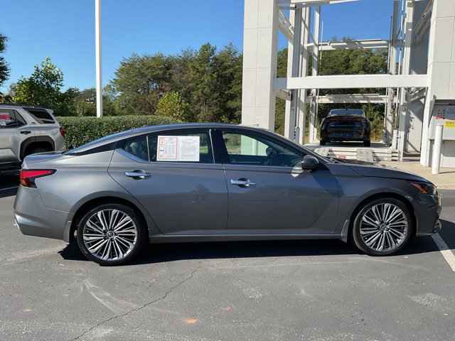 Used 2024 Nissan Altima 2.5 SL FWD image 7