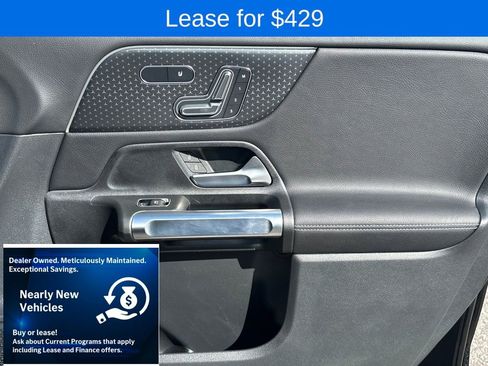 Used 2025 Mercedes-Benz GLB 250 4MATIC image 34