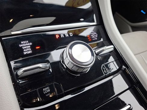 Used 2022 Jeep Grand Cherokee Overland image 16