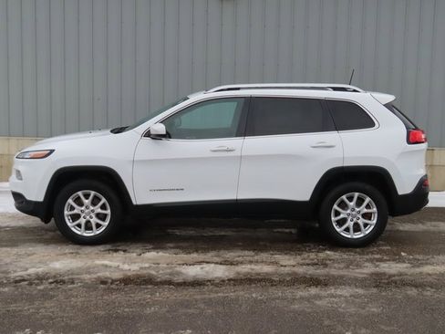 Used 2018 Jeep Cherokee Latitude w/ Comfort & Convenience Group image 7