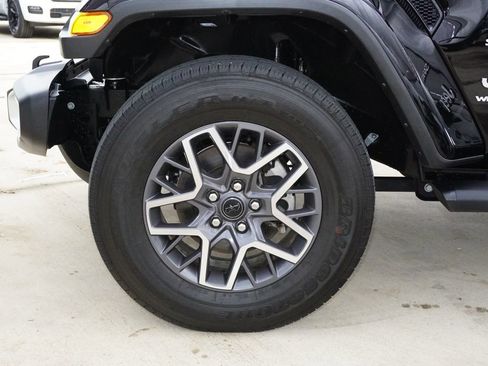 Used 2024 Jeep Wrangler Sahara w/ Technology Group image 9