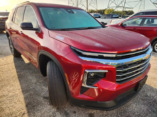 Used 2024 Chevrolet Traverse LT FWD image 1