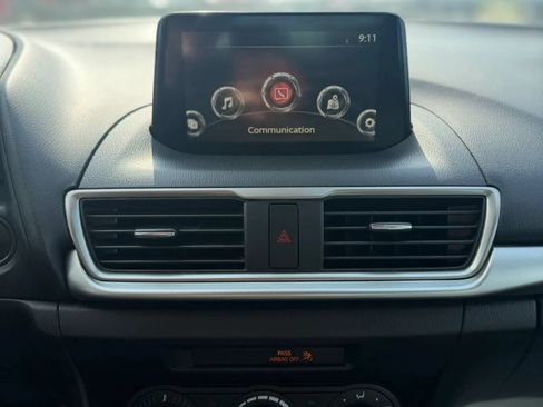 Used 2018 MAZDA MAZDA3 Sport FWD image 15