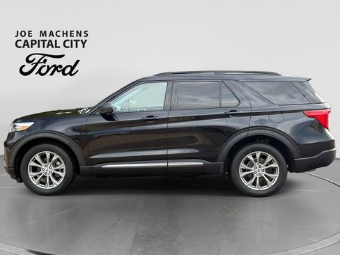 Used 2023 Ford Explorer XLT w/ Equipment Group 202A AWD/4WD image 8