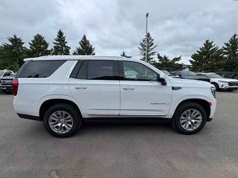 Used 2024 GMC Yukon Denali AWD/4WD image 6