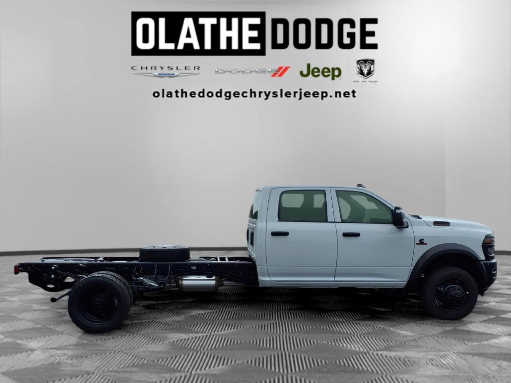 New 2026 RAM 5500 Tradesman AWD/4WD image 28