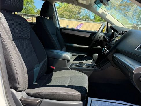 Used 2018 Subaru Outback 2.5i Premium AWD/4WD image 19