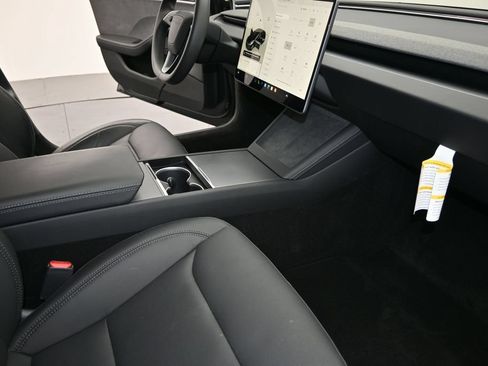 Used 2024 Tesla Model 3 Standard Range RWD image 13